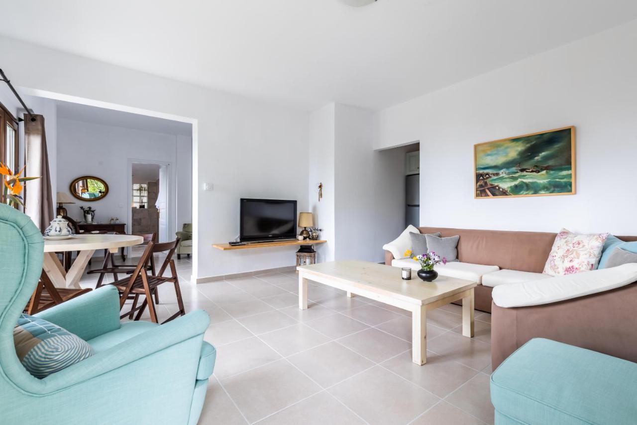 Oikia Guesthouse Стафилос Экстерьер фото